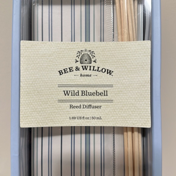 BEE & WILLOW Wild Bluebell Reed Diffuser - Picture 3 of 5
